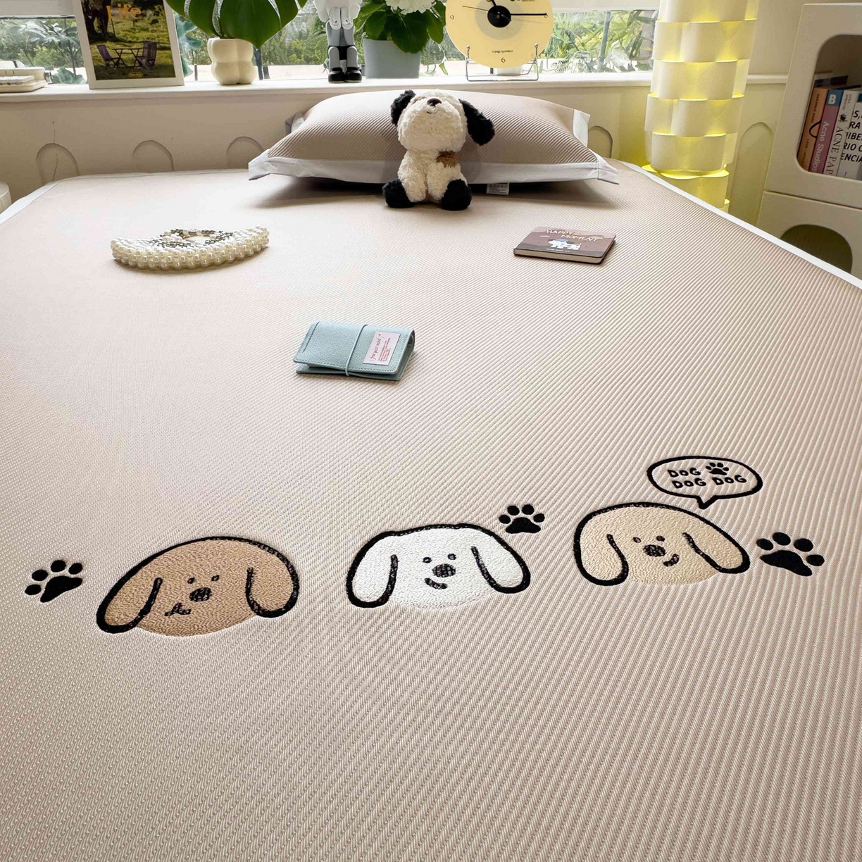 91家纺网 家纺一手货源 找家纺 孩子王家纺 2026春夏新款可机洗冰豆豆冰丝席凉席席子a类母婴级婴儿可用凉感值过0.21 汪汪线条狗 床单款