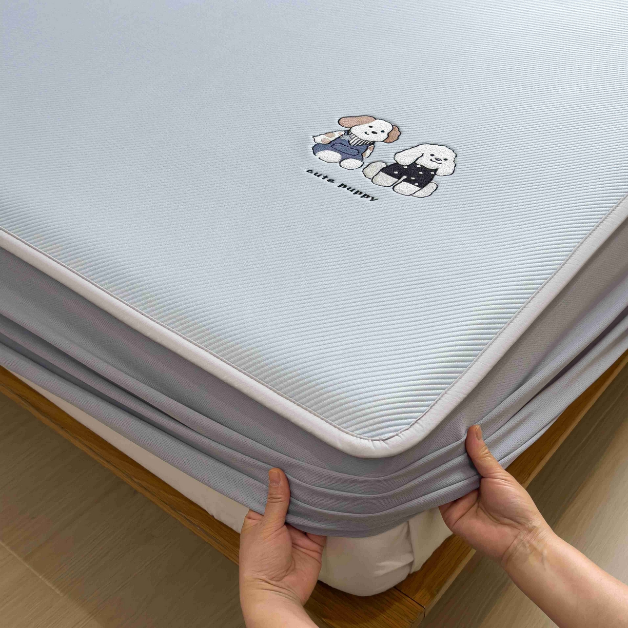 91家纺网 家纺一手货源 找家纺 孩子王家纺 2026春夏新款可机洗冰豆豆冰丝席凉席席子a类母婴级婴儿可用凉感值过0.21 可爱小狗 床笠款