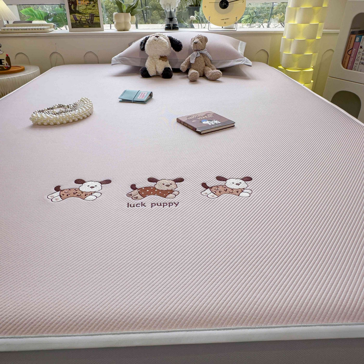 91家纺网 家纺一手货源 找家纺 孩子王家纺 2026春夏新款可机洗冰豆豆冰丝席凉席席子a类母婴级婴儿可用凉感值过0.21 趴趴狗 床笠款