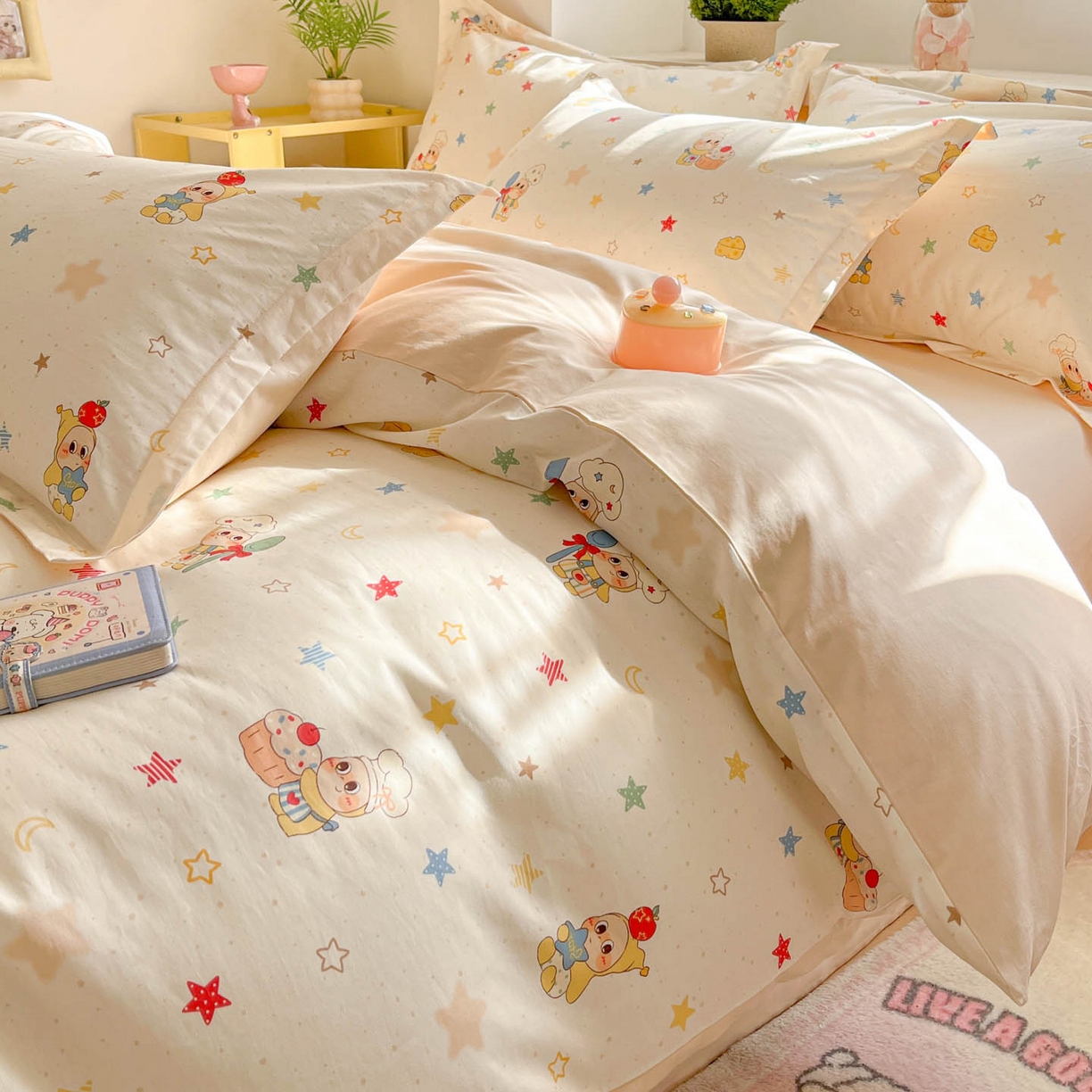 91家纺网 家纺一手货源 找家纺 涵宸家纺 2026新款全棉印花小清新四件套 快乐小星