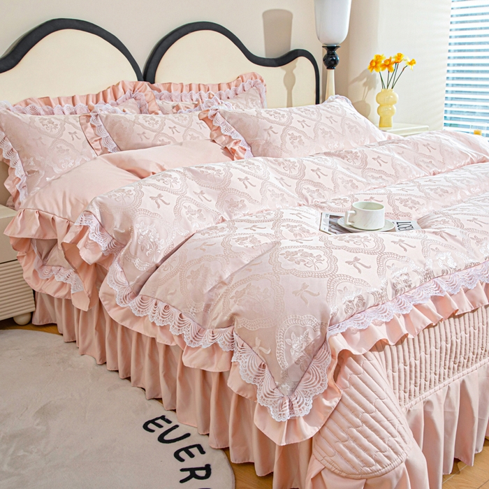 91家纺网 家纺一手货源 找家纺 畅畅家纺 2026新款春夏高档轻奢韩版提花花边床盖四件套水洗真丝冰丝套件 花边-浅玉