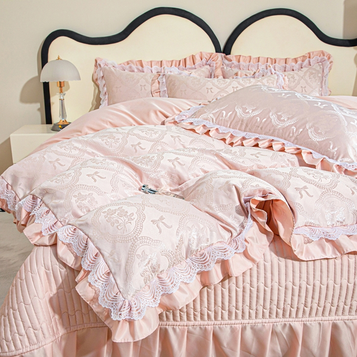 91家纺网 家纺一手货源 找家纺 畅畅家纺 2026新款春夏高档轻奢韩版提花花边床盖四件套水洗真丝冰丝套件 花边-浅玉