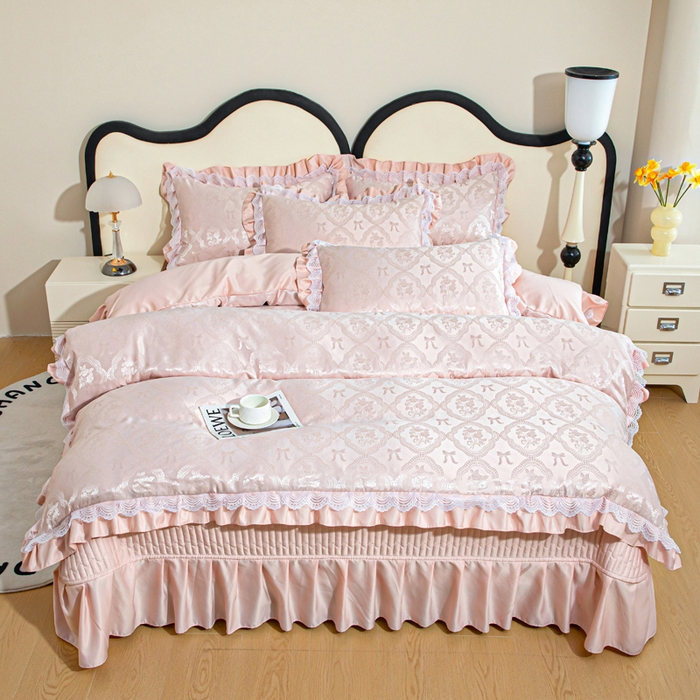 91家纺网 家纺一手货源 找家纺 畅畅家纺 2026新款春夏高档轻奢韩版提花花边床盖四件套水洗真丝冰丝套件 花边-浅玉