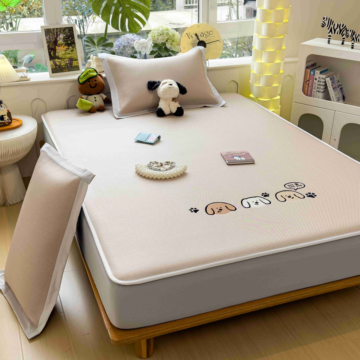 91家纺网 家纺一手货源 找家纺 孩子王家纺 2026春夏新款可机洗冰豆豆冰丝席凉席席子a类母婴级婴儿可用凉感值过0.21 汪汪线条狗 床笠款