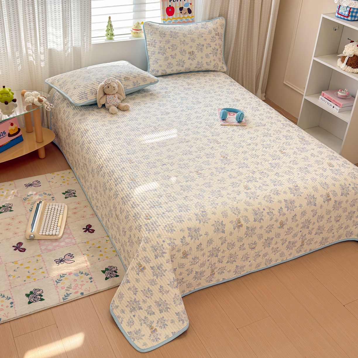 91家纺网 家纺一手货源 找家纺 雅萱家纺 2026新款森系全棉夹棉印花床盖 晨雾碎花