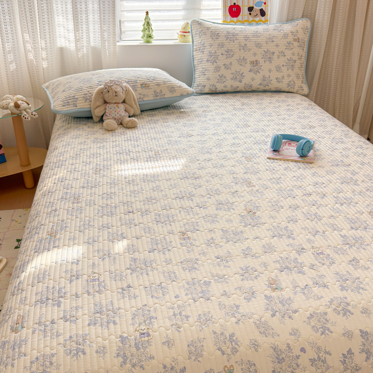 91家纺网 家纺一手货源 找家纺 雅萱家纺 2026新款森系全棉夹棉印花床盖 晨雾碎花