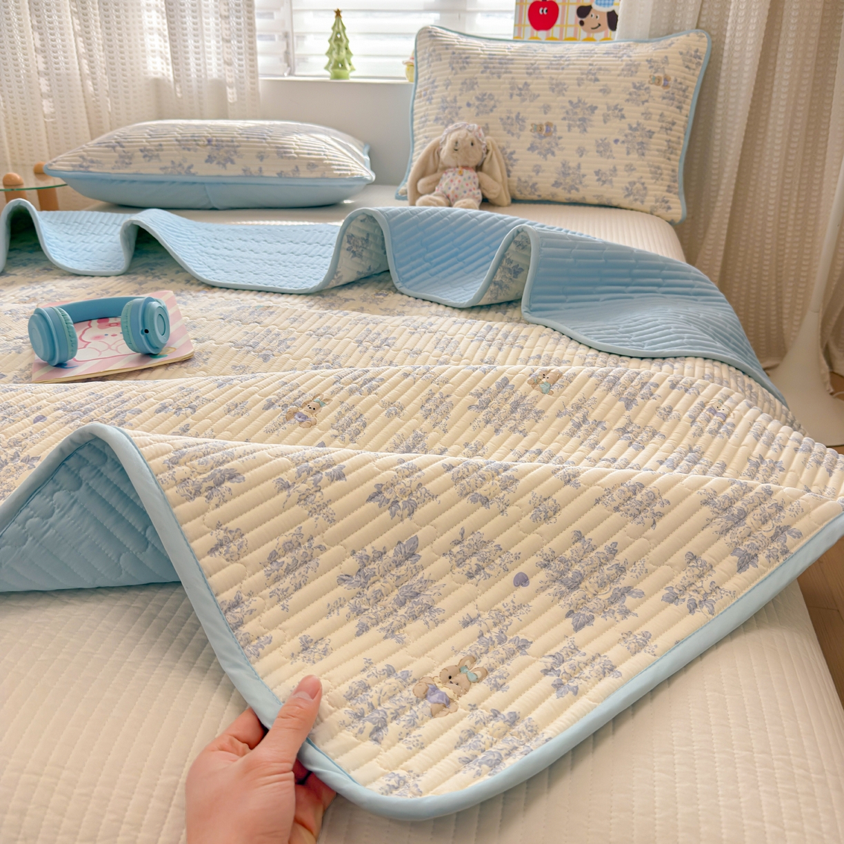 91家纺网 家纺一手货源 找家纺 雅萱家纺 2026新款森系全棉夹棉印花床盖 晨雾碎花