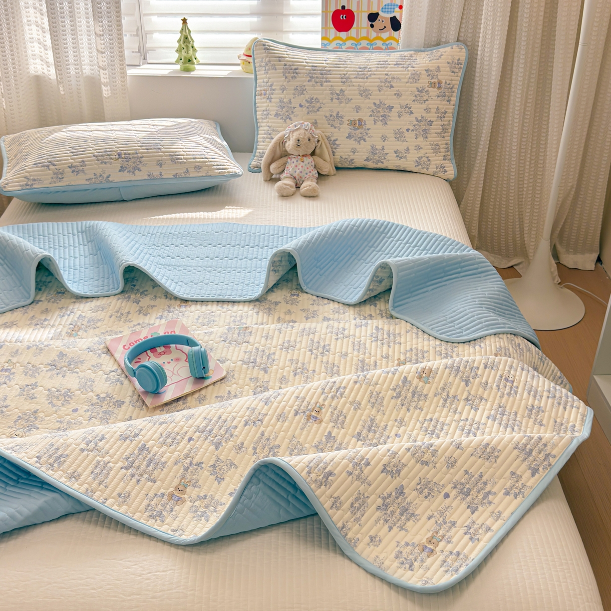 91家纺网 家纺一手货源 找家纺 雅萱家纺 2026新款森系全棉夹棉印花床盖 晨雾碎花