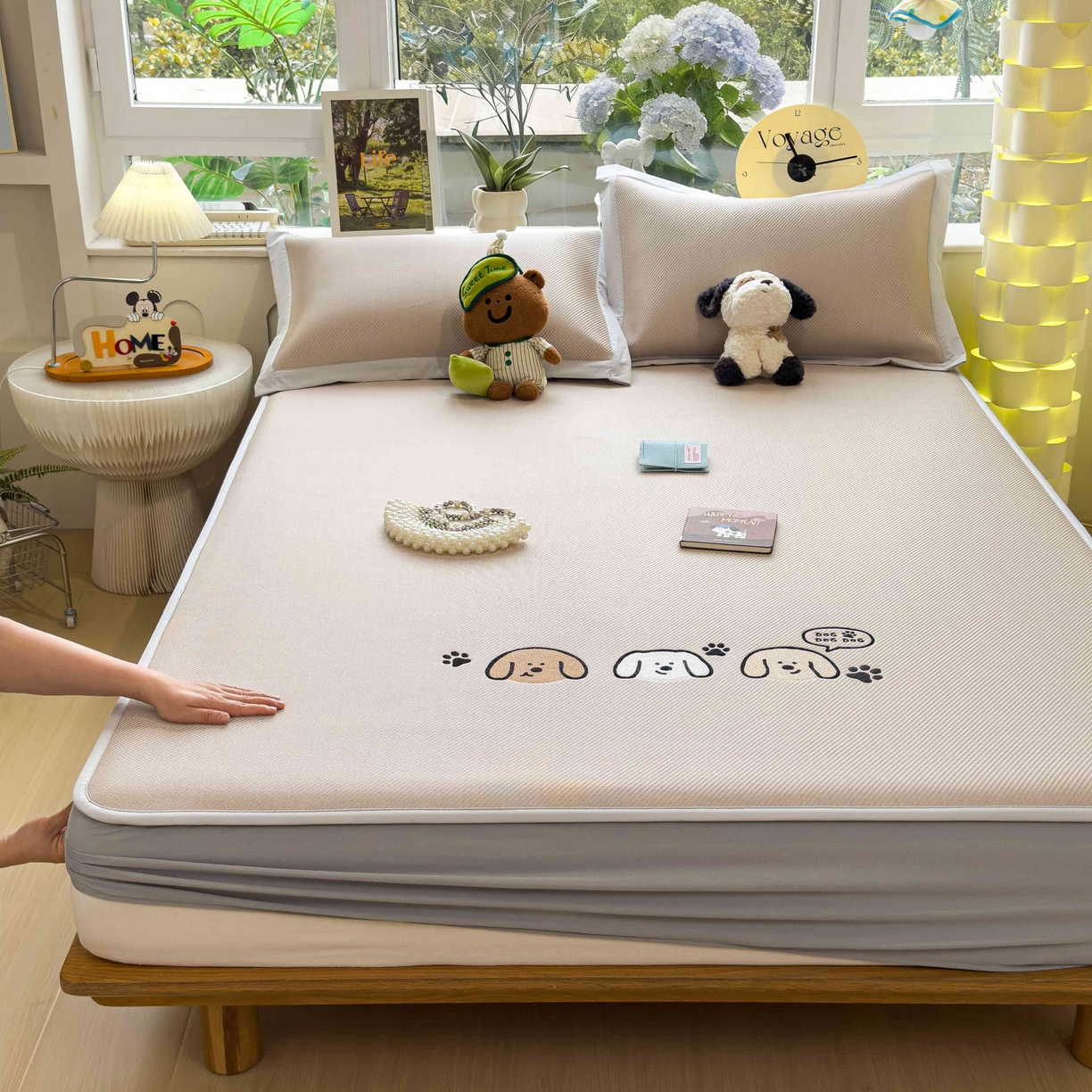 91家纺网 家纺一手货源 找家纺 孩子王家纺 2026春夏新款可机洗冰豆豆冰丝席凉席席子a类母婴级婴儿可用凉感值过0.21 汪汪线条狗 床笠款