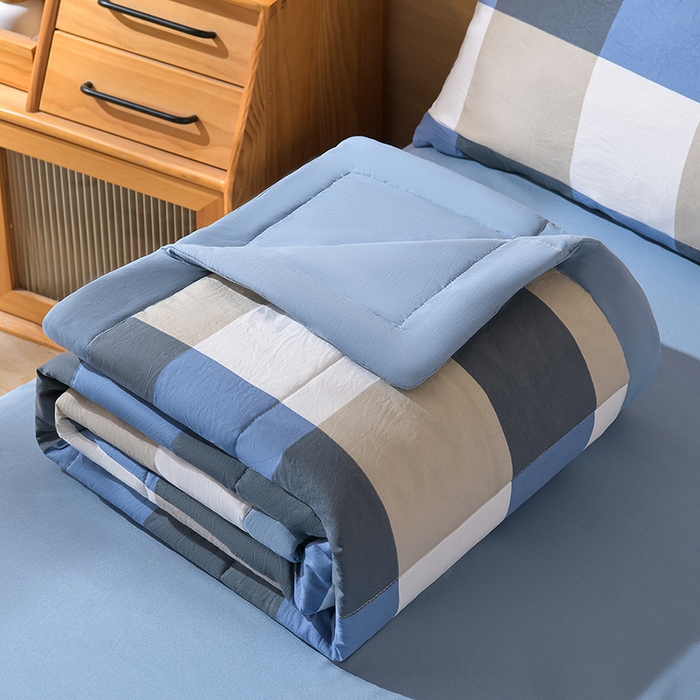 91家纺网 家纺一手货源 找家纺 欧朵家纺 2026春夏新款水洗棉新疆棉花被夏凉被空调被 烟灰大格