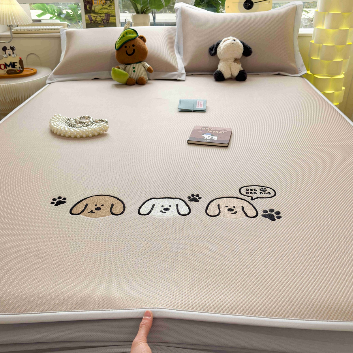 91家纺网 家纺一手货源 找家纺 孩子王家纺 2026春夏新款可机洗冰豆豆冰丝席凉席席子a类母婴级婴儿可用凉感值过0.21 汪汪线条狗 床笠款