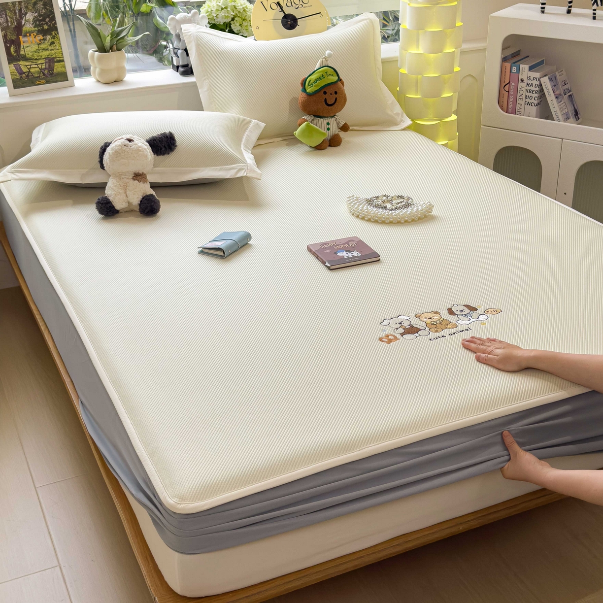 91家纺网 家纺一手货源 找家纺 孩子王家纺 2026春夏新款可机洗冰豆豆冰丝席凉席席子a类母婴级婴儿可用凉感值过0.21 小友聚会 床笠款