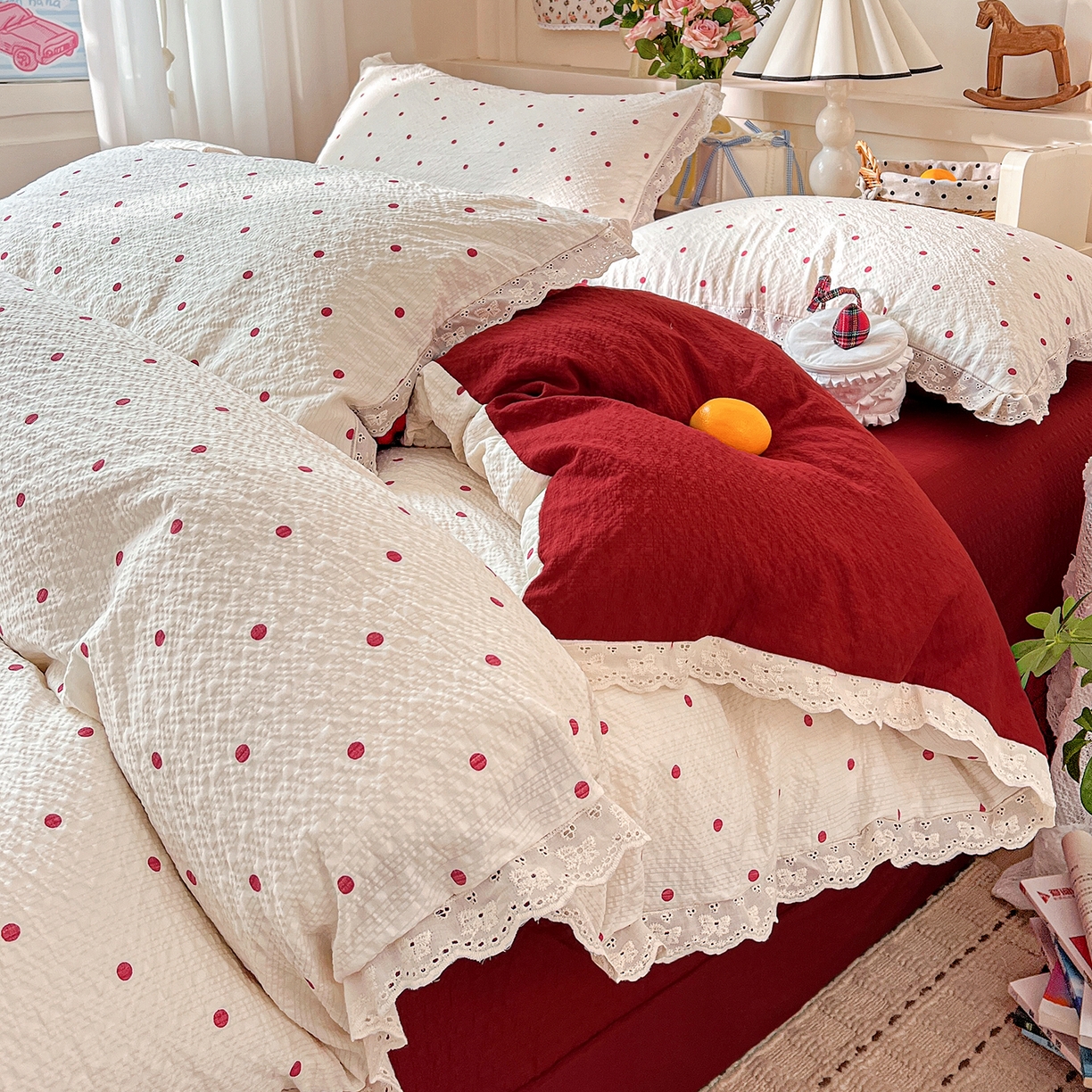 91家纺网 家纺一手货源 找家纺 一比一家纺 2026新款泡芙纱花边四件套 红啵啵