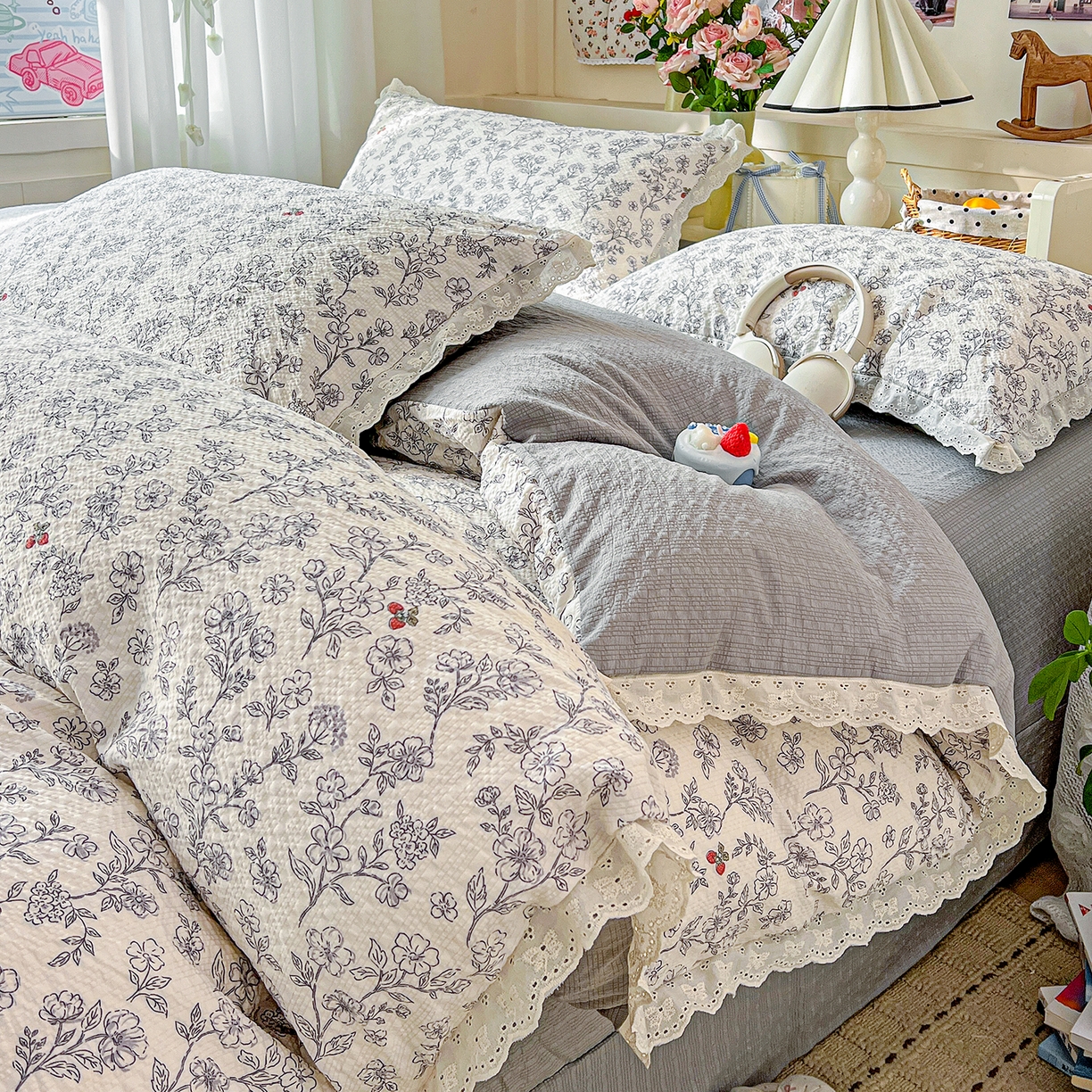 91家纺网 家纺一手货源 找家纺 一比一家纺 2026新款泡芙纱花边四件套 花影