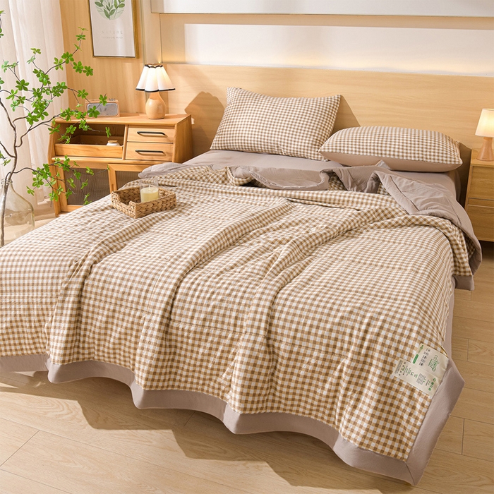 91家纺网 家纺一手货源 找家纺 欧朵家纺 2026春夏新款水洗棉新疆棉花被夏凉被空调被 浅米小格