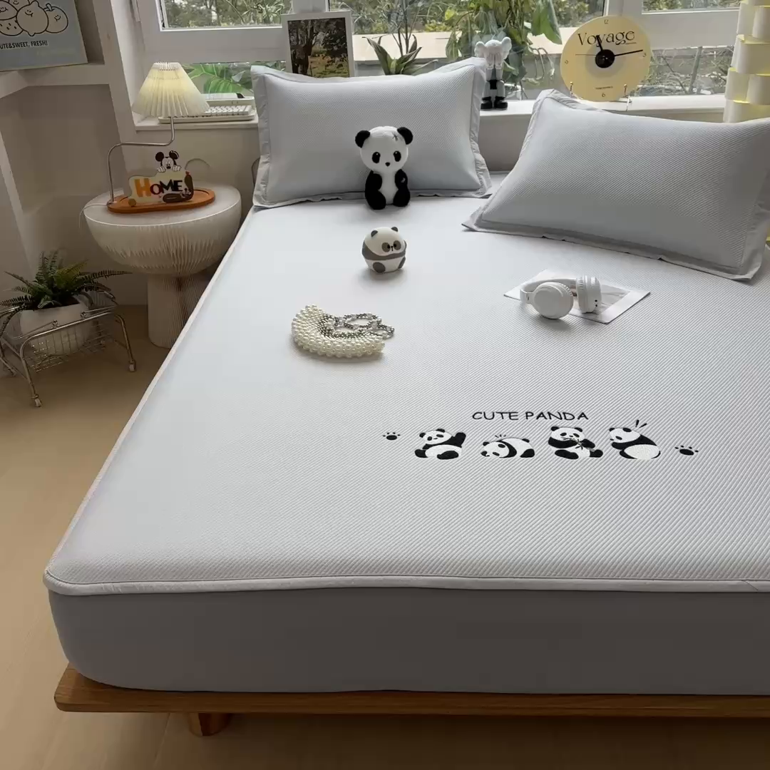 91家纺网 家纺一手货源 找家纺 孩子王家纺 2026春夏新款可机洗冰豆豆冰丝席凉席席子a类母婴级婴儿可用凉感值过0.21 熊猫团子 床笠款