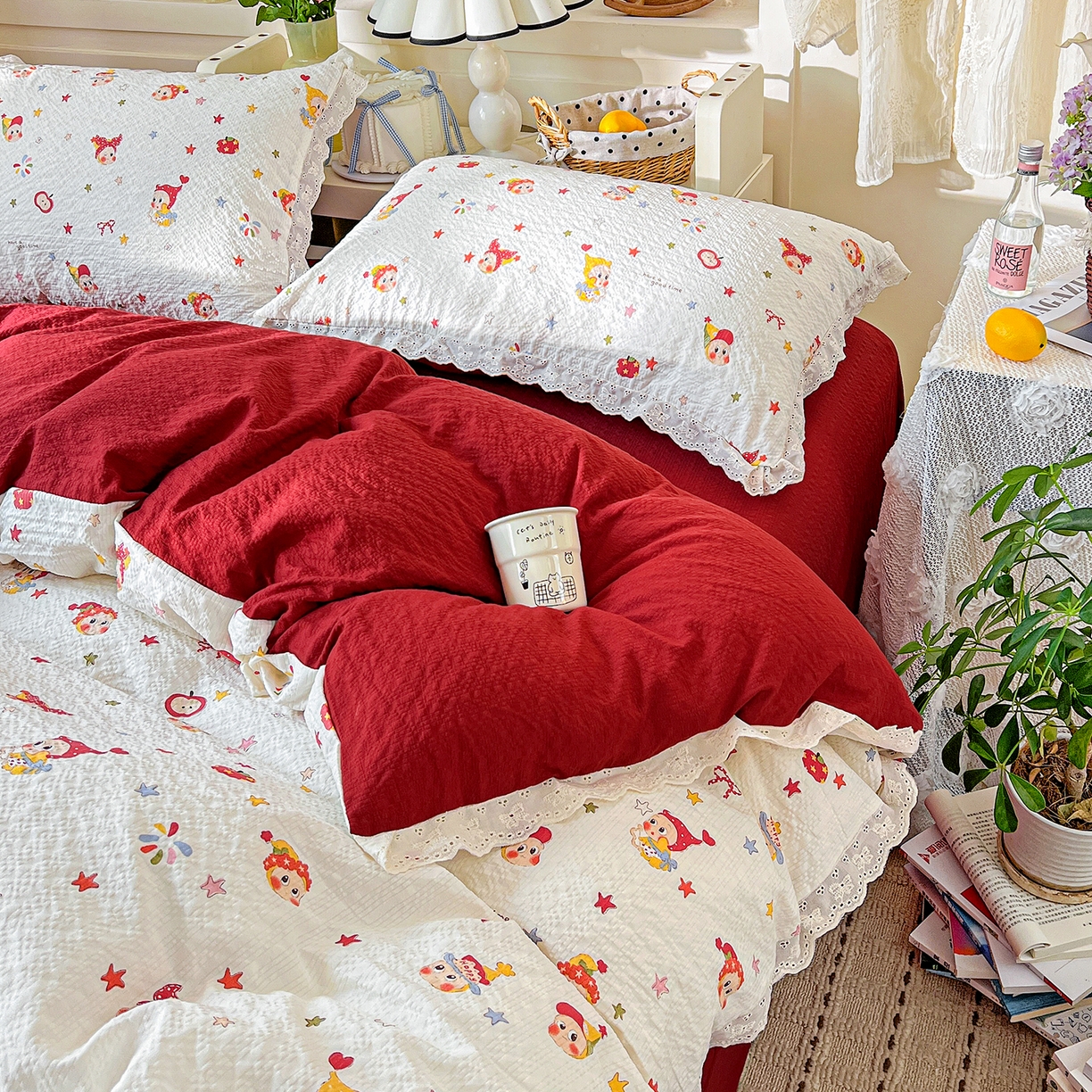 91家纺网 家纺一手货源 找家纺 一比一家纺 2026新款泡芙纱花边四件套 捕梦星人 - 红