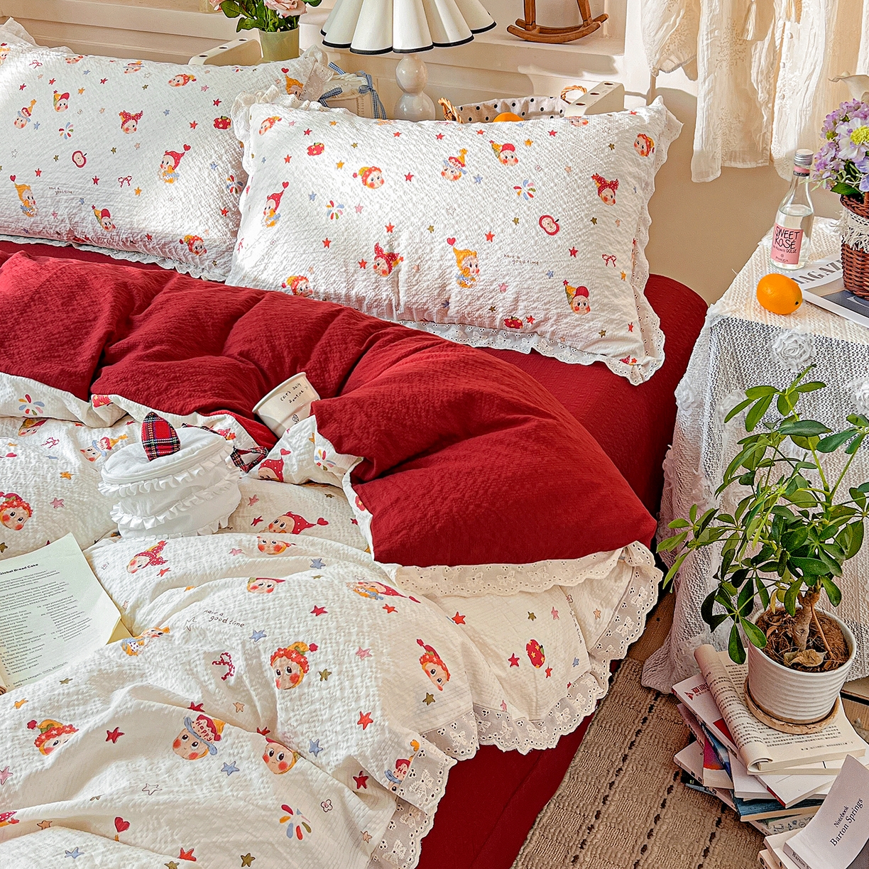 91家纺网 家纺一手货源 找家纺 一比一家纺 2026新款泡芙纱花边四件套 捕梦星人 - 红