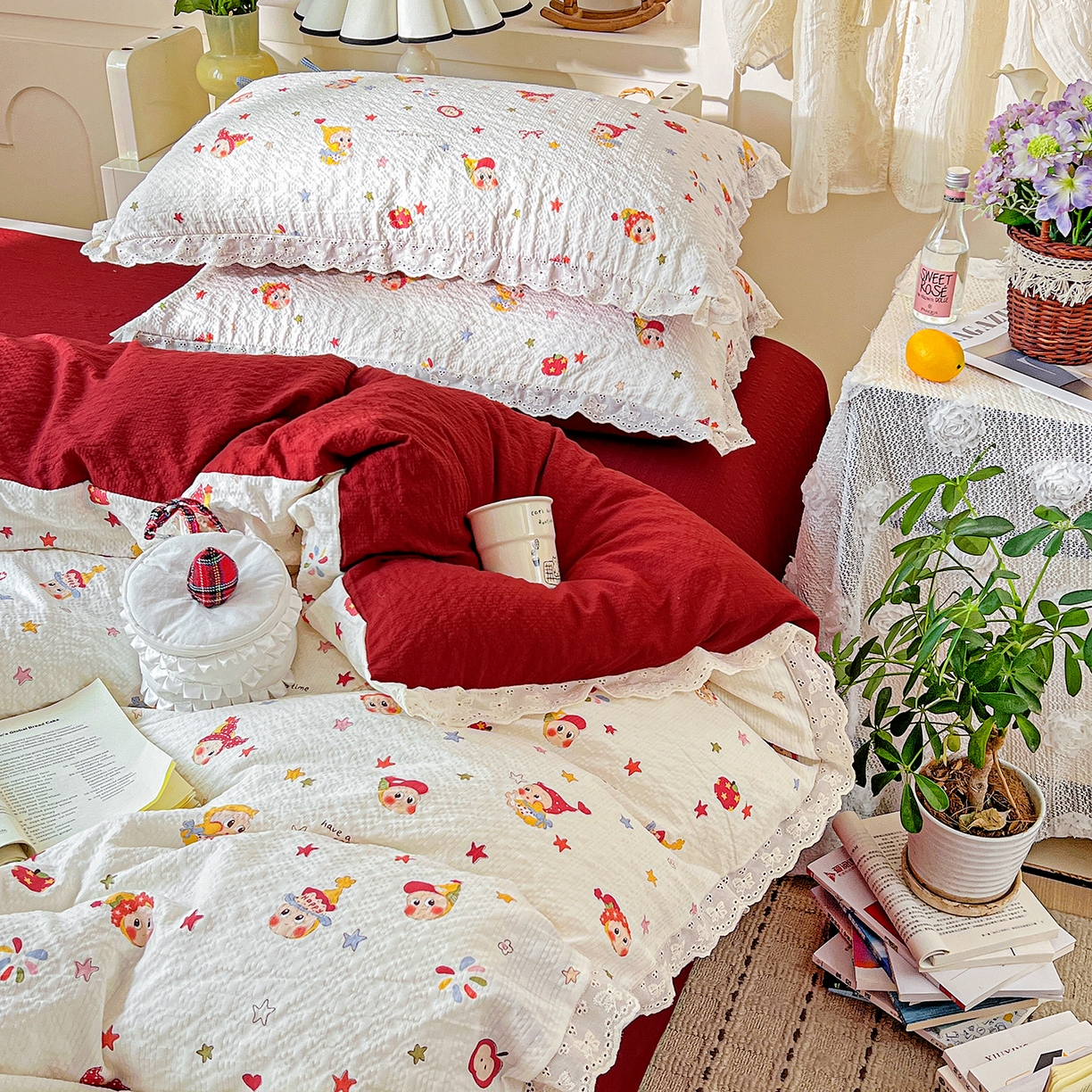 91家纺网 家纺一手货源 找家纺 一比一家纺 2026新款泡芙纱花边四件套 捕梦星人 - 红