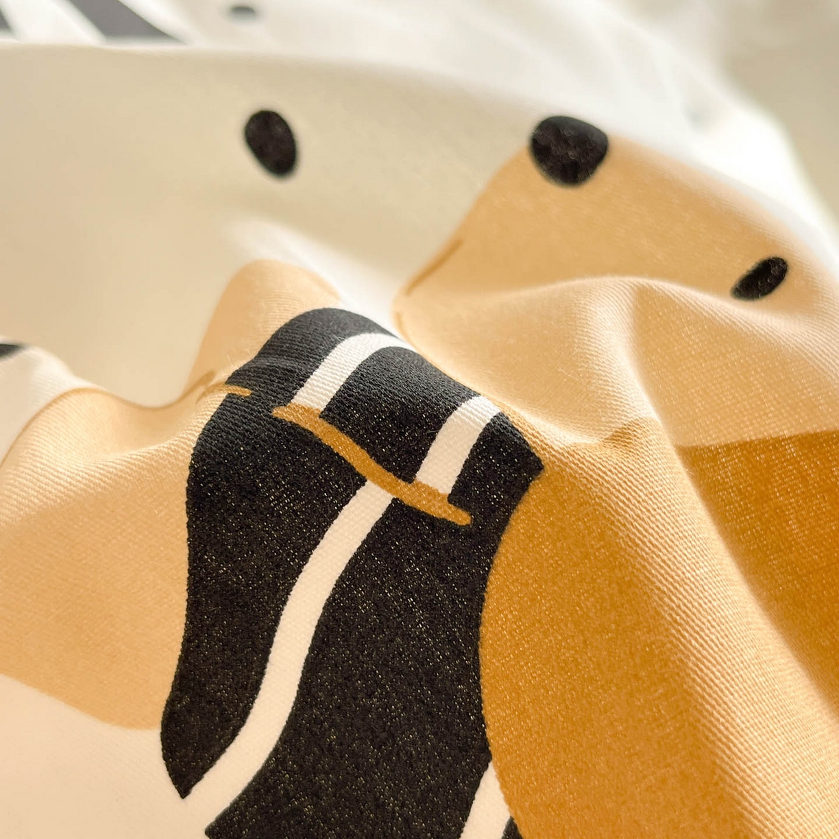 91家纺网 家纺一手货源 找家纺 涵宸家纺 2026新款全棉印花小清新四件套 苹果腊肠狗