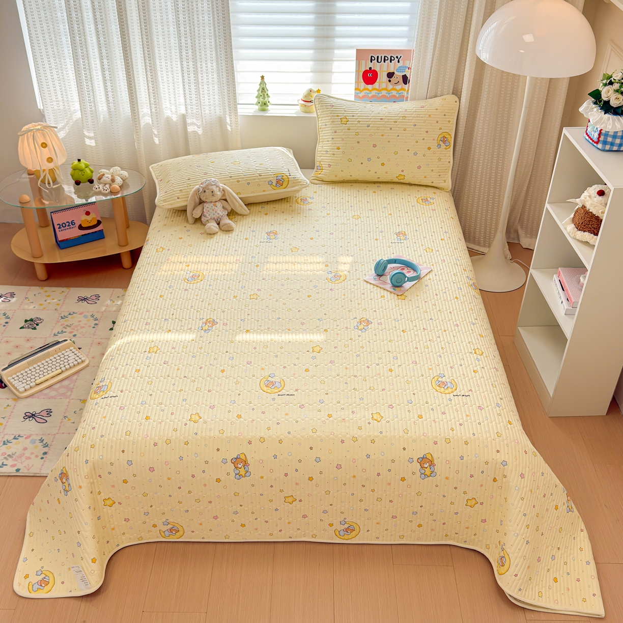 91家纺网 家纺一手货源 找家纺 雅萱家纺 2026新款森系全棉夹棉印花床盖 奶黄星星熊