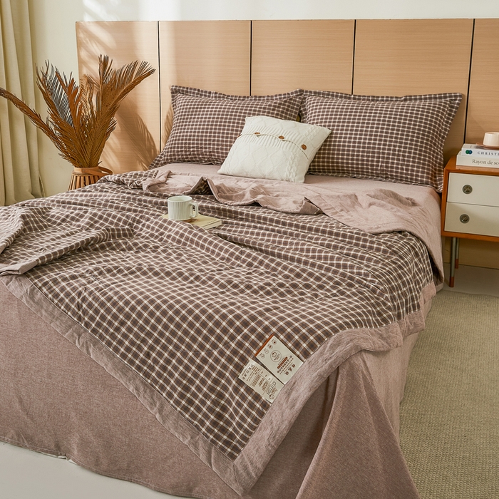 91家纺网 家纺一手货源 找家纺 81号家纺 2026新款全棉纯棉色织棉花夏被夏凉被空调被 咖小格