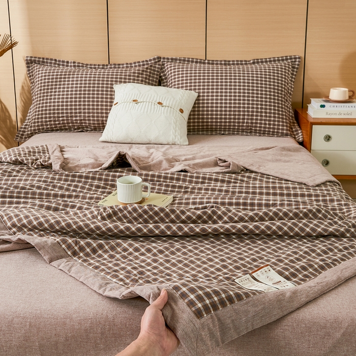 91家纺网 家纺一手货源 找家纺 81号家纺 2026新款全棉纯棉色织棉花夏被夏凉被空调被 咖小格