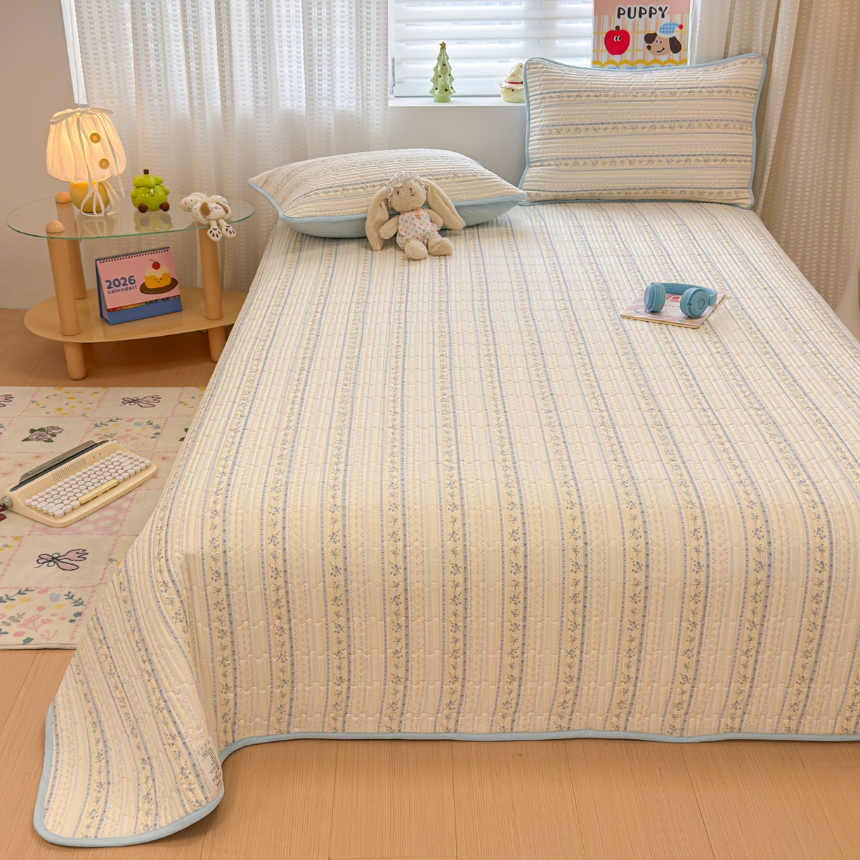 91家纺网 家纺一手货源 找家纺 雅萱家纺 2026新款森系全棉夹棉印花床盖 雾蓝花境