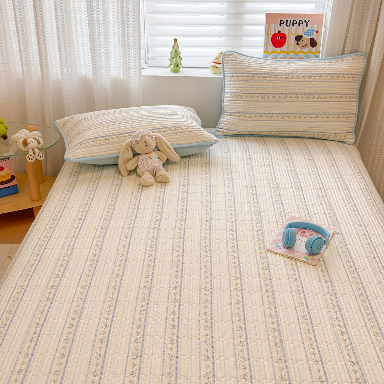 91家纺网 家纺一手货源 找家纺 雅萱家纺 2026新款森系全棉夹棉印花床盖 雾蓝花境