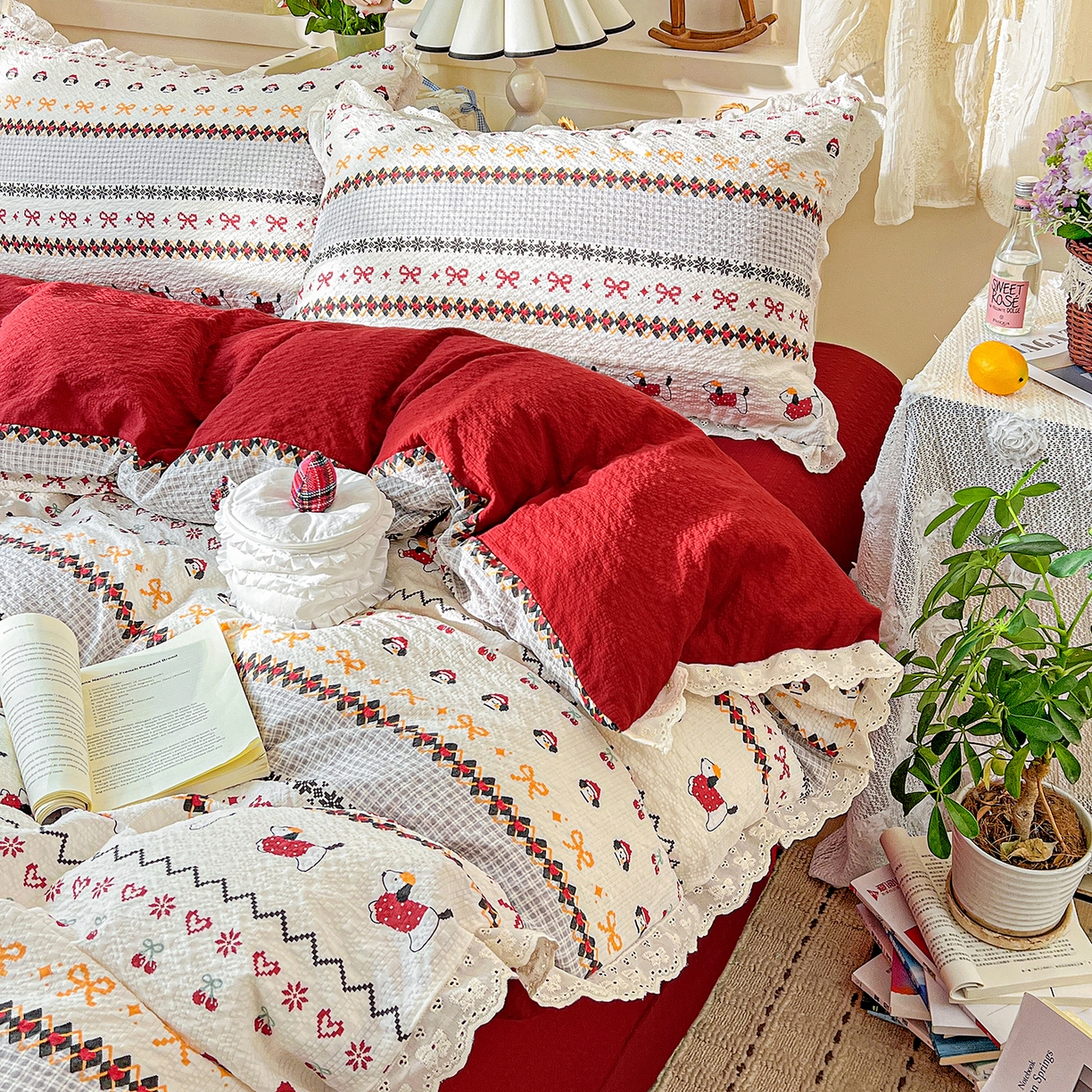 91家纺网 家纺一手货源 找家纺 一比一家纺 2026新款泡芙纱花边四件套 费尔岛狗狗