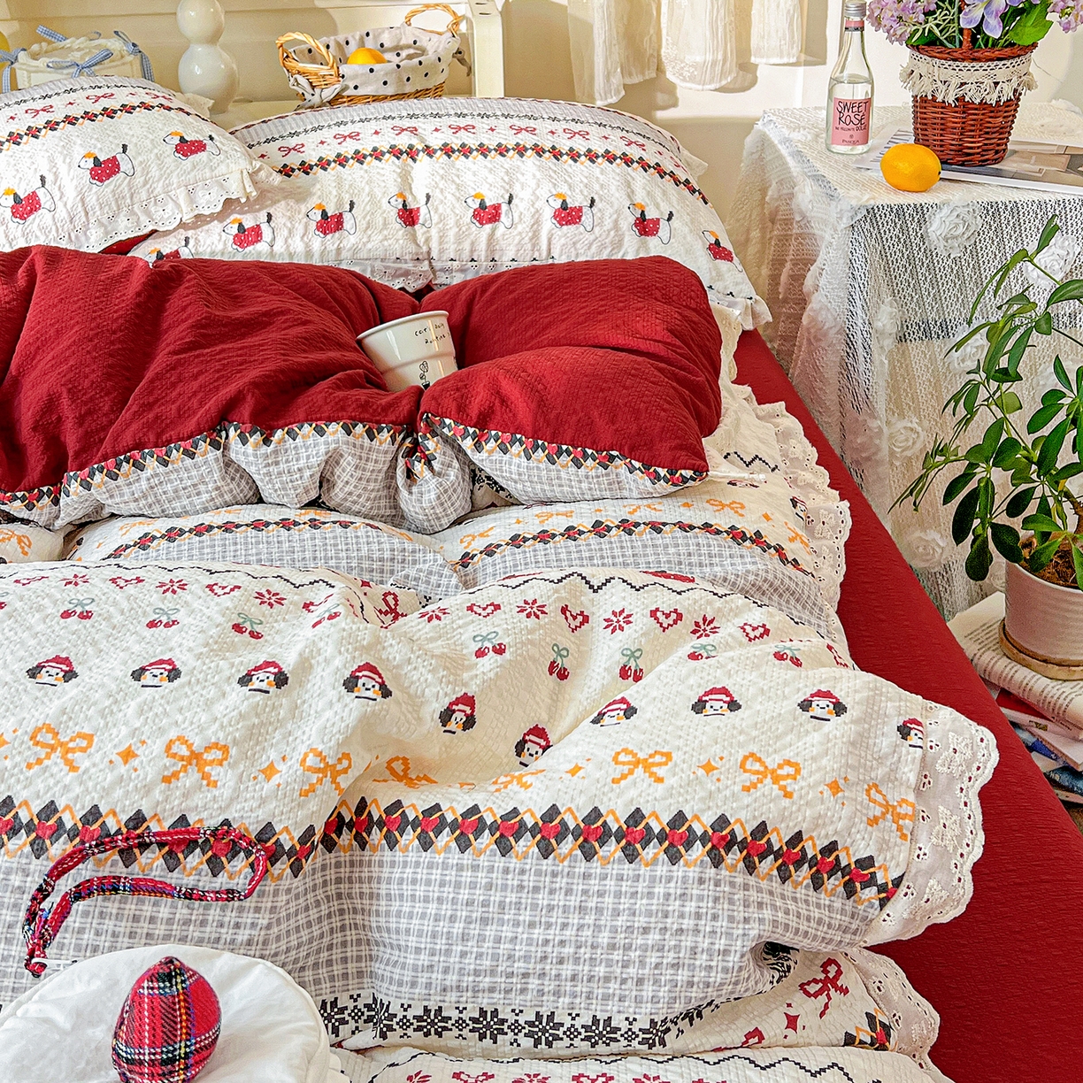 91家纺网 家纺一手货源 找家纺 一比一家纺 2026新款泡芙纱花边四件套 费尔岛狗狗