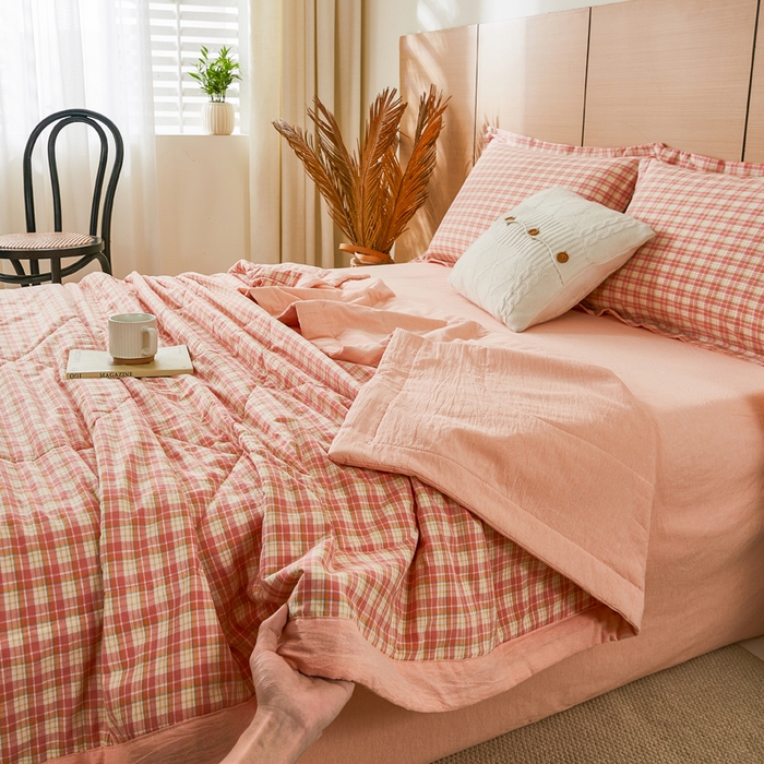 91家纺网 家纺一手货源 找家纺 81号家纺 2026新款全棉纯棉色织棉花夏被夏凉被空调被 蜜粉小格