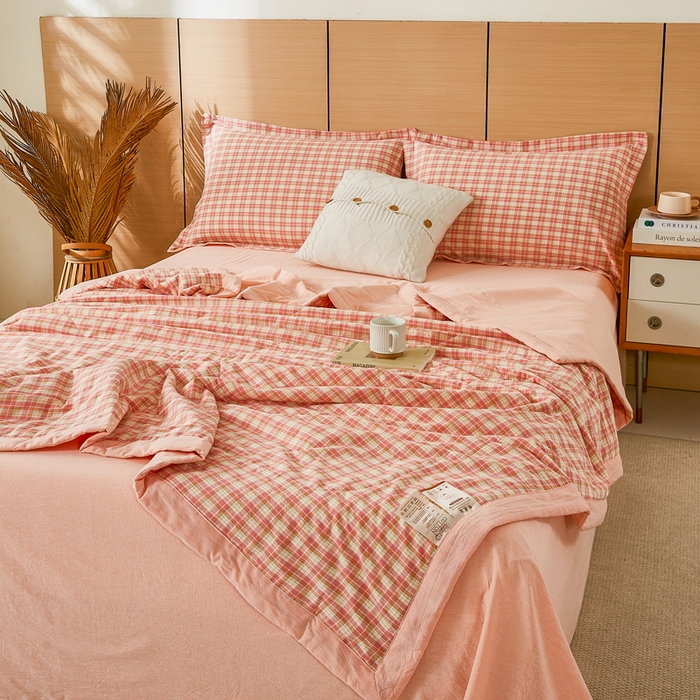 91家纺网 家纺一手货源 找家纺 81号家纺 2026新款全棉纯棉色织棉花夏被夏凉被空调被 蜜粉小格