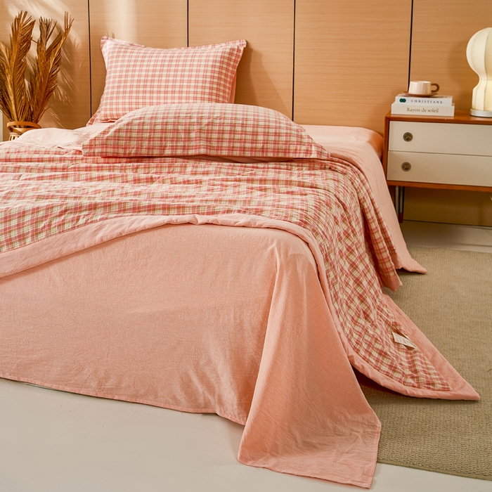 91家纺网 家纺一手货源 找家纺 81号家纺 2026新款全棉纯棉色织棉花夏被夏凉被空调被 蜜粉小格