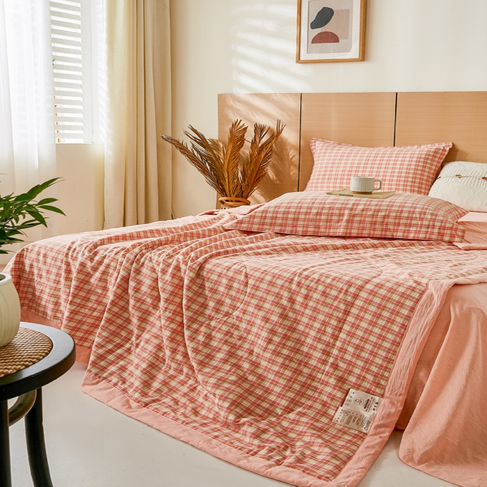 91家纺网 家纺一手货源 找家纺 81号家纺 2026新款全棉纯棉色织棉花夏被夏凉被空调被 蜜粉小格