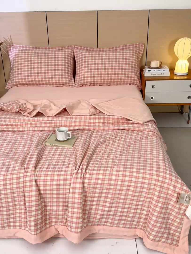 91家纺网 家纺一手货源 找家纺 81号家纺 2026新款全棉纯棉色织棉花夏被夏凉被空调被 蜜粉小格