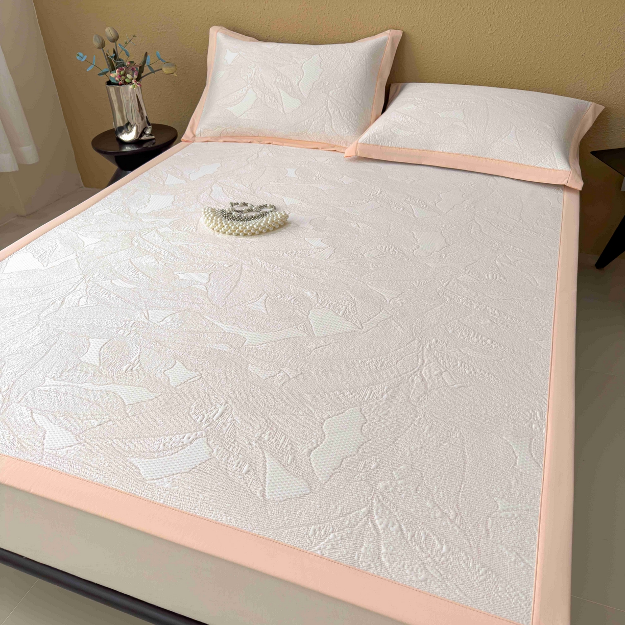 91家纺网 家纺一手货源 找家纺 孩子王家纺 2026春夏新款凉感过0.21夏天家用软席子可机洗空调席夏季高端华夫格凉席三件套 家大叶大-贝壳粉 床单款