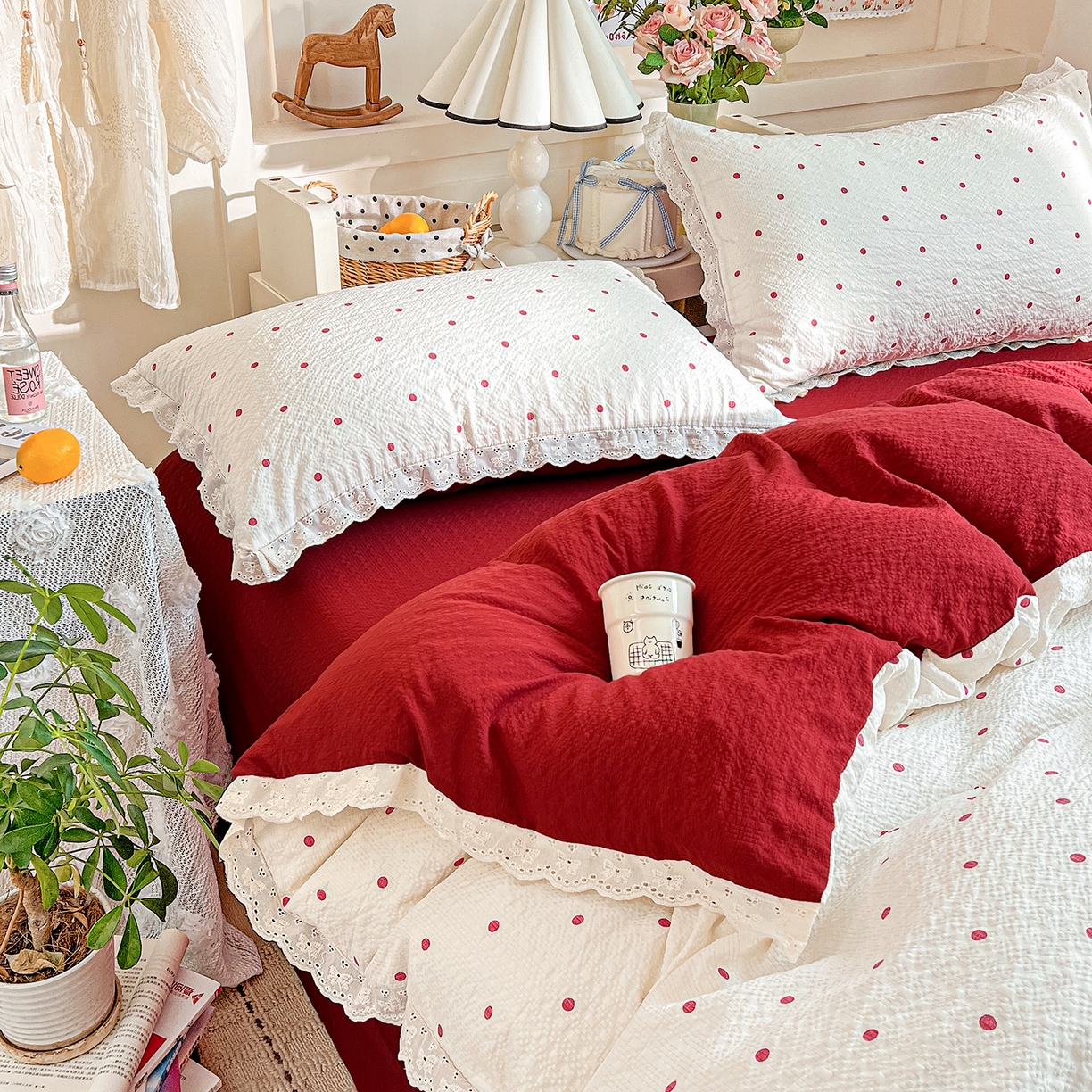 91家纺网 家纺一手货源 找家纺 一比一家纺 2026新款泡芙纱花边四件套 红啵啵