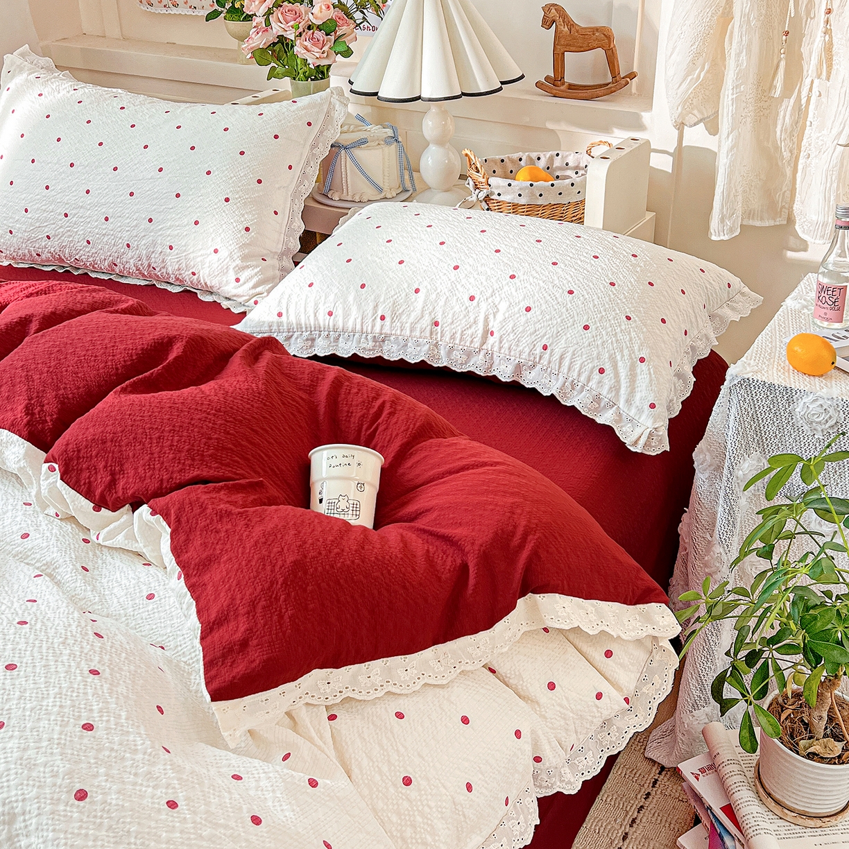 91家纺网 家纺一手货源 找家纺 一比一家纺 2026新款泡芙纱花边四件套 红啵啵