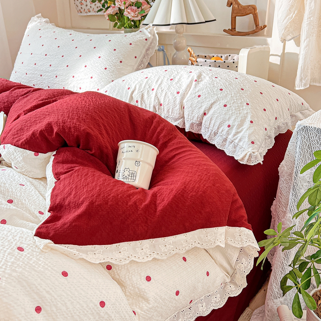 91家纺网 家纺一手货源 找家纺 一比一家纺 2026新款泡芙纱花边四件套 红啵啵