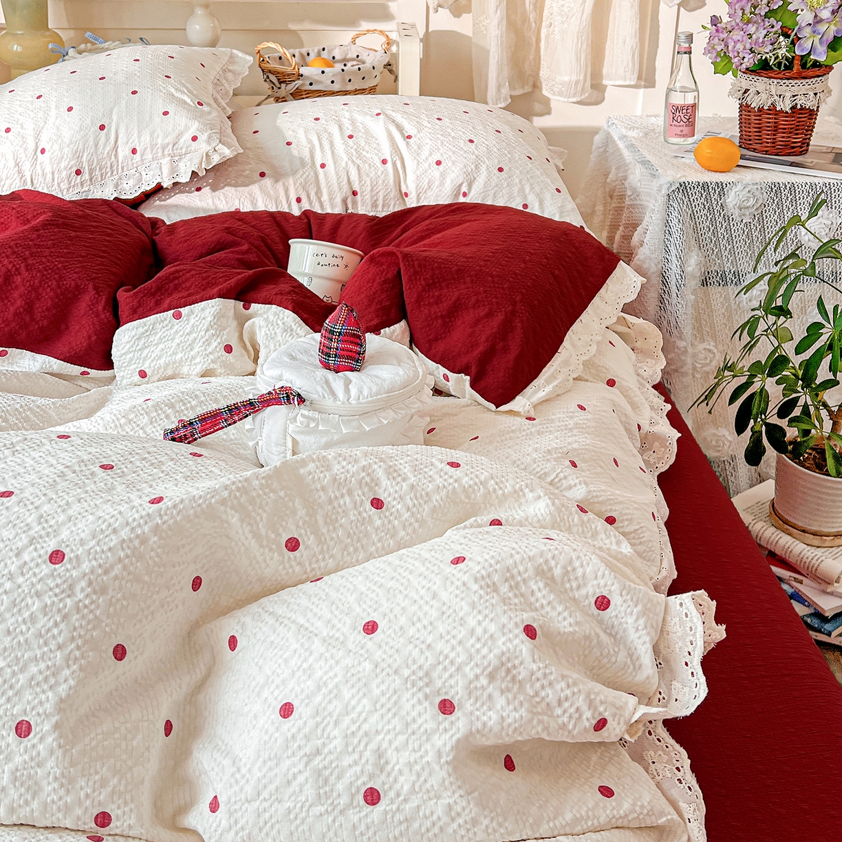 91家纺网 家纺一手货源 找家纺 一比一家纺 2026新款泡芙纱花边四件套 红啵啵