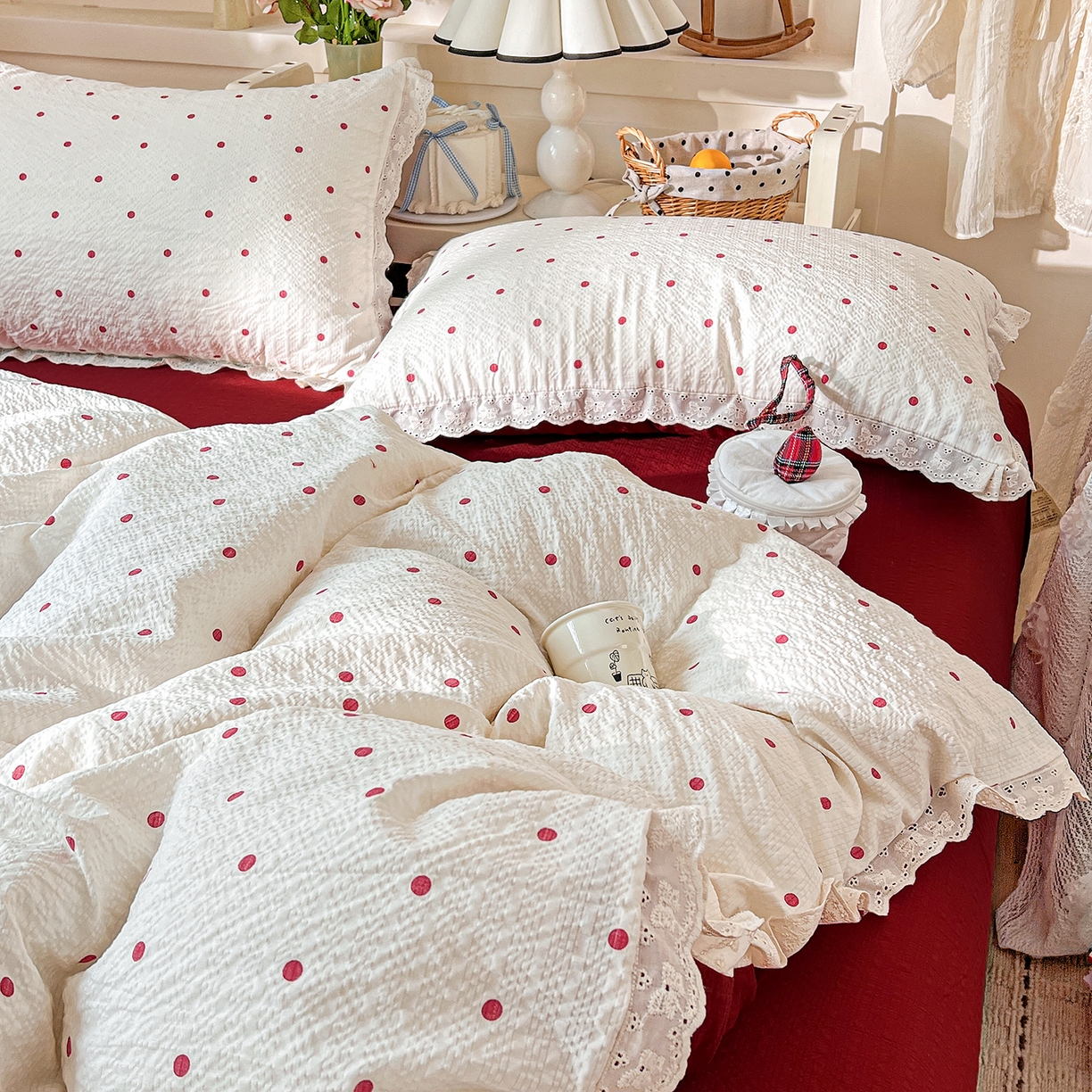 91家纺网 家纺一手货源 找家纺 一比一家纺 2026新款泡芙纱花边四件套 红啵啵