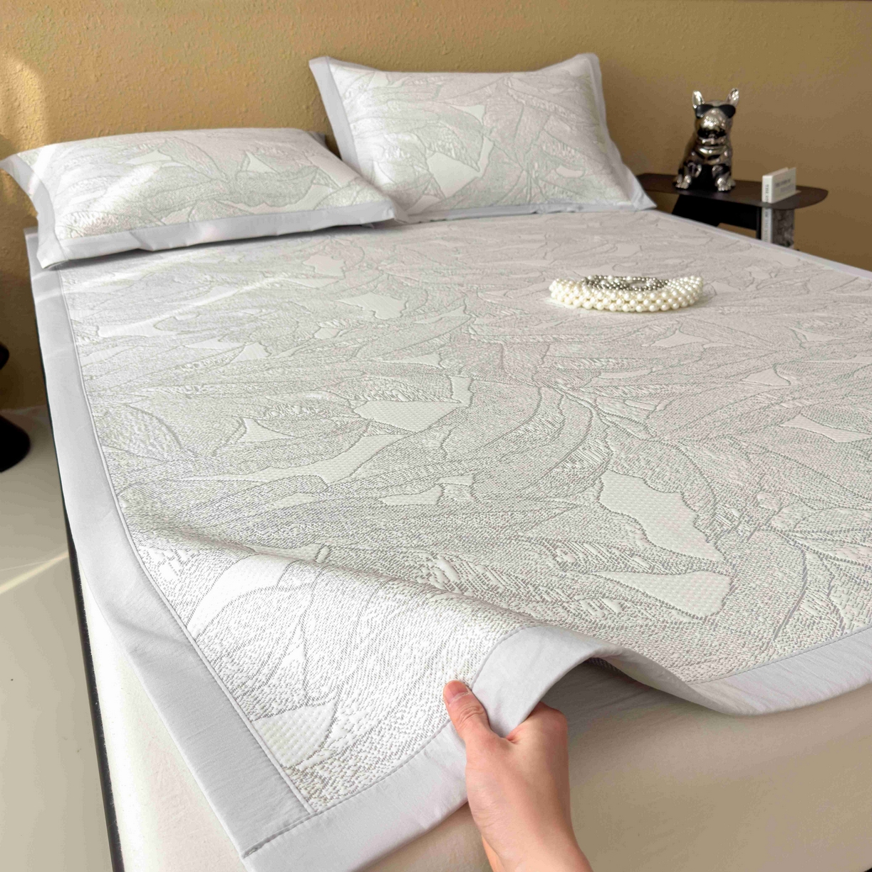 91家纺网 家纺一手货源 找家纺 孩子王家纺 2026春夏新款凉感过0.21夏天家用软席子可机洗空调席夏季高端华夫格凉席三件套 家大叶大-沥青浅灰 床单款