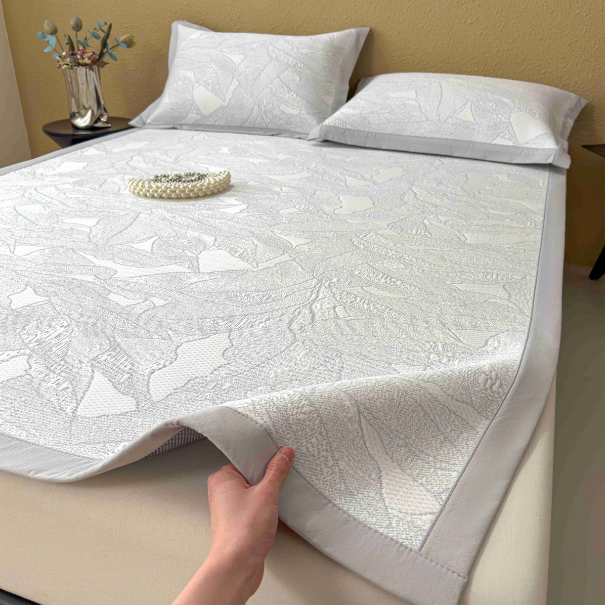 91家纺网 家纺一手货源 找家纺 孩子王家纺 2026春夏新款凉感过0.21夏天家用软席子可机洗空调席夏季高端华夫格凉席三件套 家大叶大-天空蓝 床单款