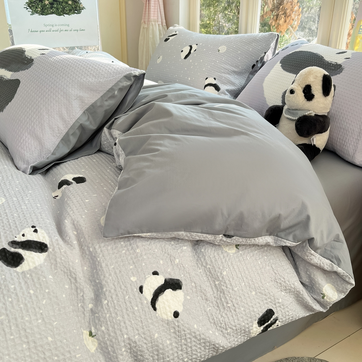 91家纺网 家纺一手货源 找家纺 如一 2026新款全棉纯棉华夫格大版数码印花四件套 熊猫灰