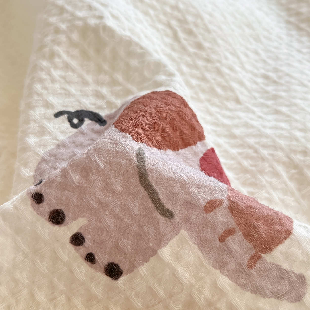 91家纺网 家纺一手货源 找家纺 如一 2026新款全棉纯棉华夫格大版数码印花四件套 苹果象