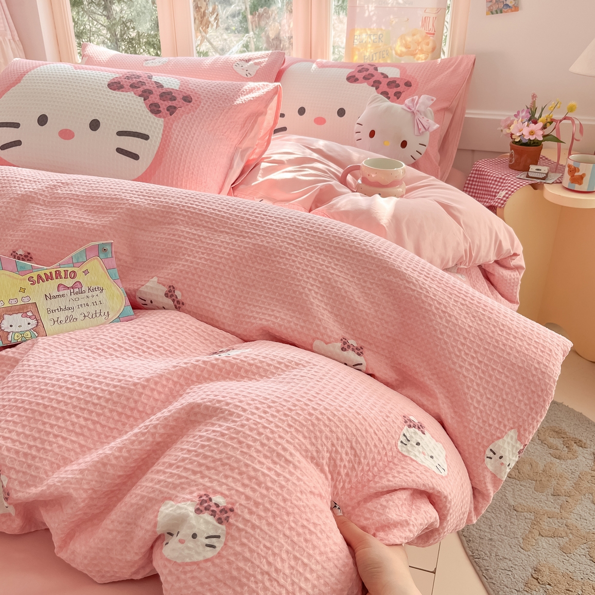 91家纺网 家纺一手货源 找家纺 如一 2026新款全棉纯棉华夫格大版数码印花四件套 粉蒂猫