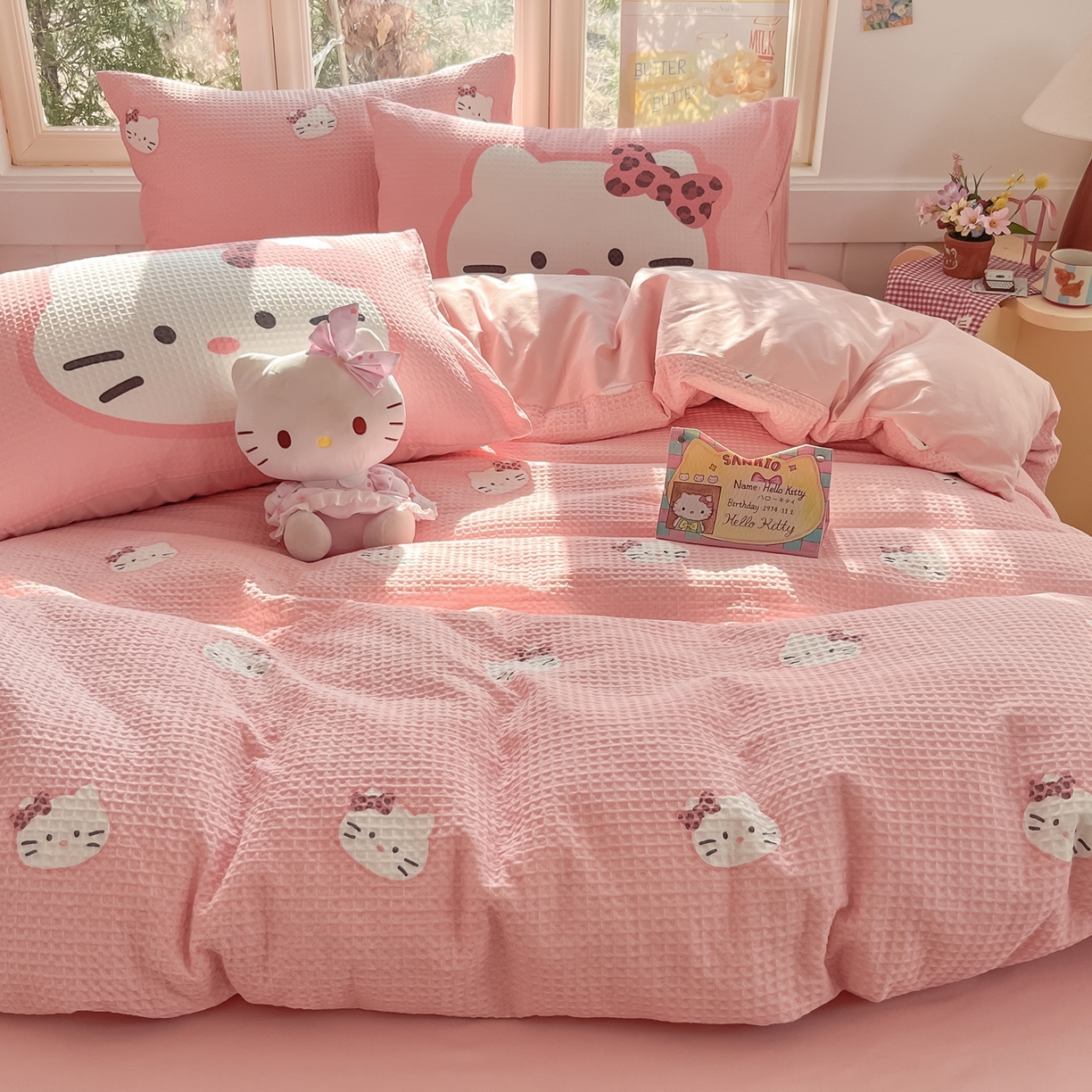 91家纺网 家纺一手货源 找家纺 如一 2026新款全棉纯棉华夫格大版数码印花四件套 粉蒂猫