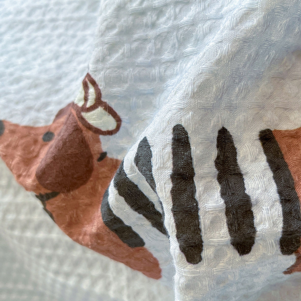 91家纺网 家纺一手货源 找家纺 如一 2026新款全棉纯棉华夫格大版数码印花四件套 音乐狗