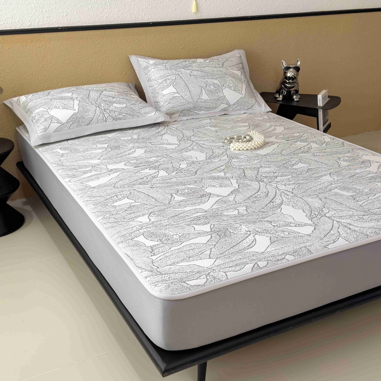 91家纺网 家纺一手货源 找家纺 孩子王家纺 2026春夏新款凉感过0.21夏天家用软席子可机洗空调席夏季高端华夫格凉席三件套 家大叶大-北欧深灰 床笠款